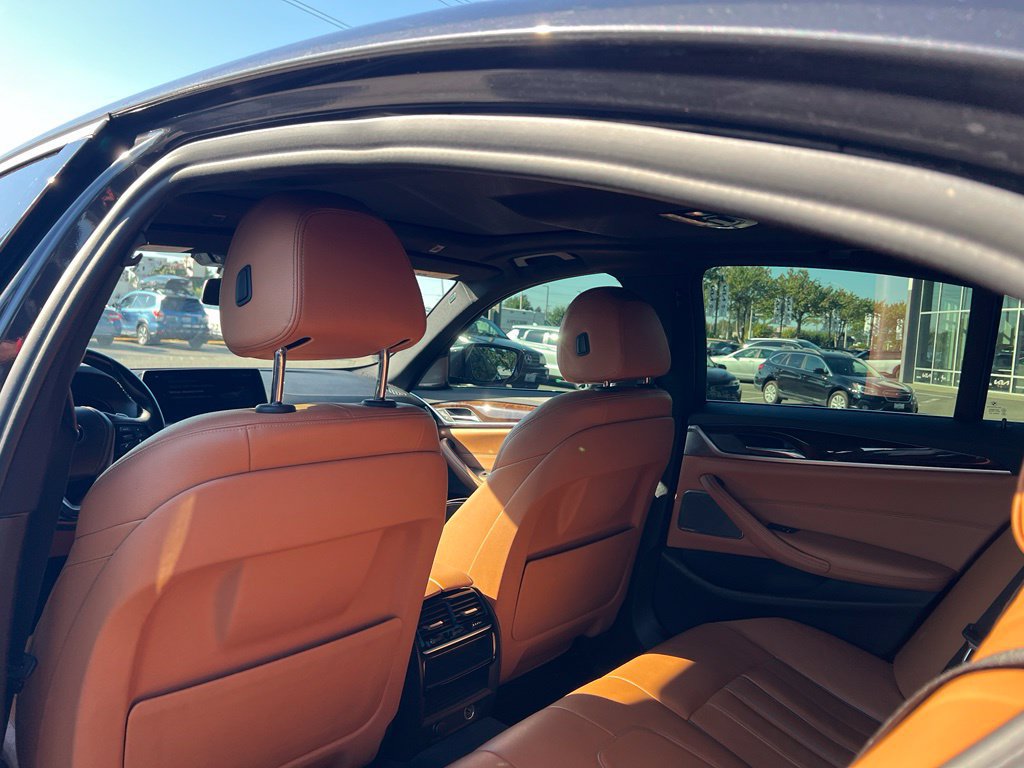 Used 2019 BMW 530e w/ Premium Package RWD image 13