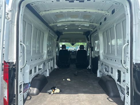 Used 2023 Ford Transit 250 Medium Roof AWD image 11