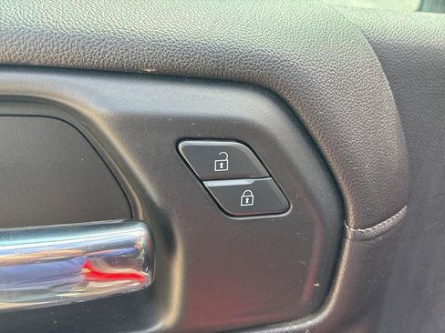 Used 2020 Chevrolet Silverado 1500 LT Trail Boss w/ Convenience Package image 9