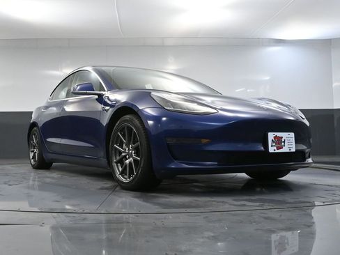 Used 2018 Tesla Model 3 Long Range image 49