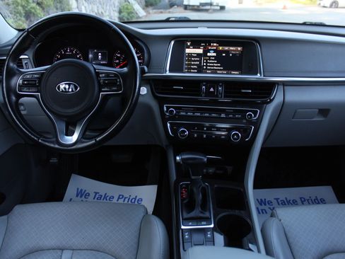 Used 2017 Kia Optima EX w/ Premium Package FWD image 19