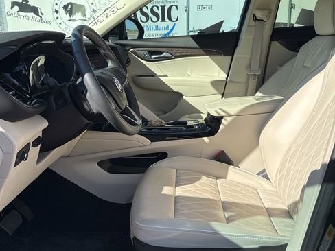 Used 2023 Buick Envision Avenir image 11
