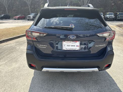 Used 2023 Subaru Outback Limited image 6