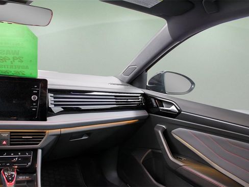 Used 2025 Volkswagen Jetta GLI Autobahn image 15