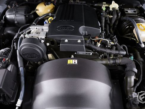 Used 1991 Land Rover Defender 110 image 40