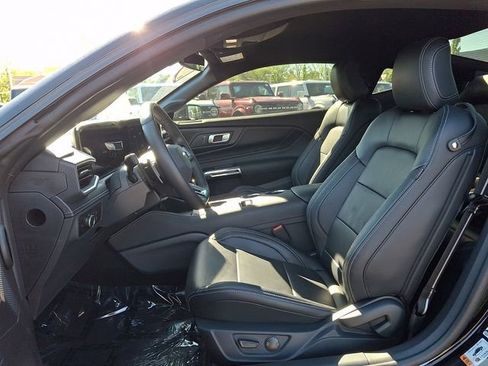 Used 2025 Ford Mustang GT Premium RWD image 17