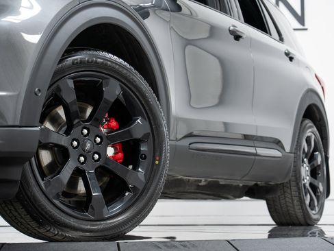 Used 2020 Ford Explorer ST w/ ST Street Pack image 28