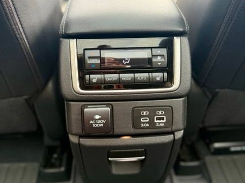 Used 2025 Subaru Ascent Touring AWD/4WD image 25