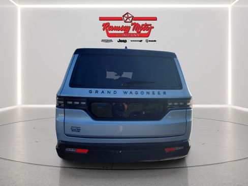 Used 2025 Jeep Grand Wagoneer L Series II Obsidian w/ Quick Order Packagew 28T AWD/4WD image 4