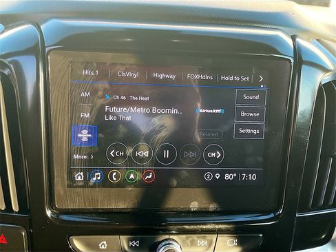 Used 2023 Chevrolet Traverse RS image 15