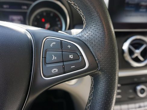 Used 2018 Mercedes-Benz GLA 250 image 8