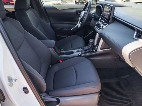 Used 2024 Toyota Corolla Cross LE image 16