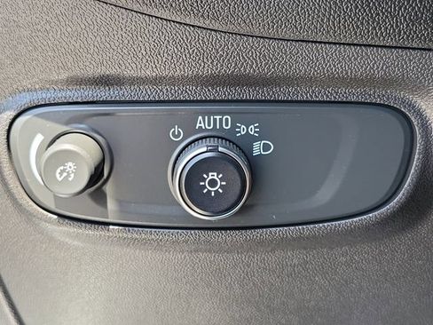 Used 2023 Chevrolet Equinox LT w/ Driver Convenience Package FWD image 15