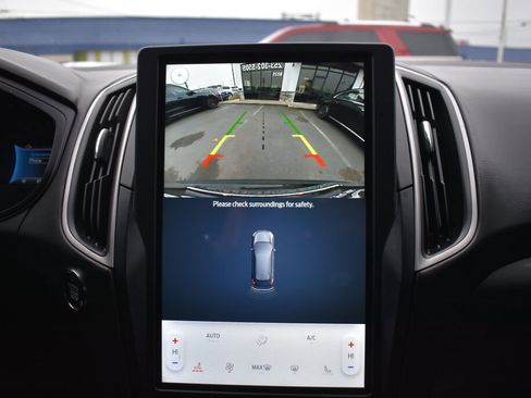 Used 2023 Ford Edge SEL image 21