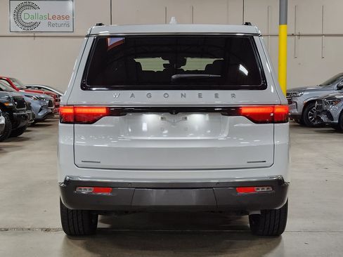 Used 2022 Jeep Wagoneer Series II w/ Premium Group I image 11