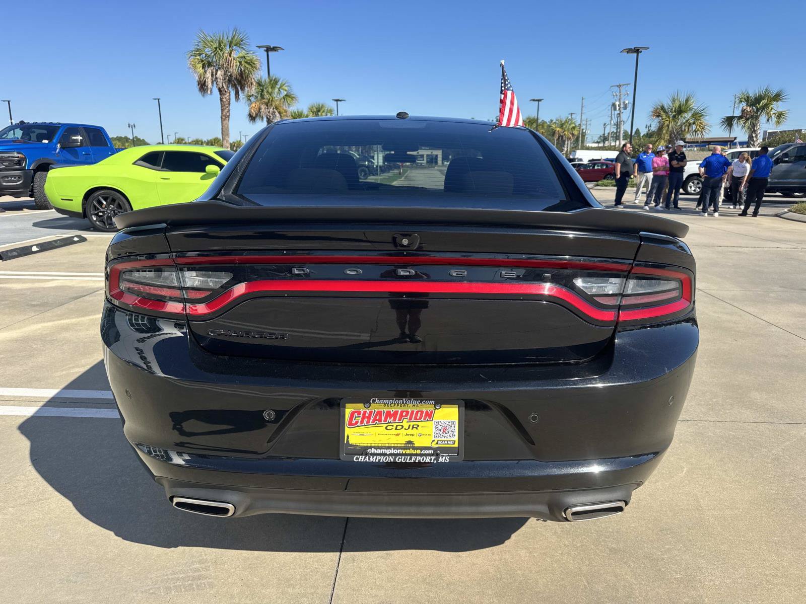 Used 2021 Dodge Charger SXT w/ Blacktop Package RWD image 6