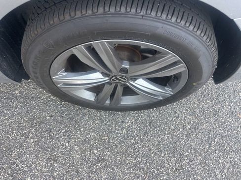 Used 2024 Volkswagen Jetta SE image 29