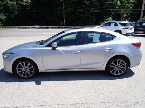 Used 2018 MAZDA MAZDA3 Touring FWD image 6
