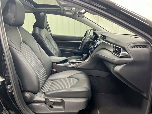 Used 2020 Toyota Camry SE image 22