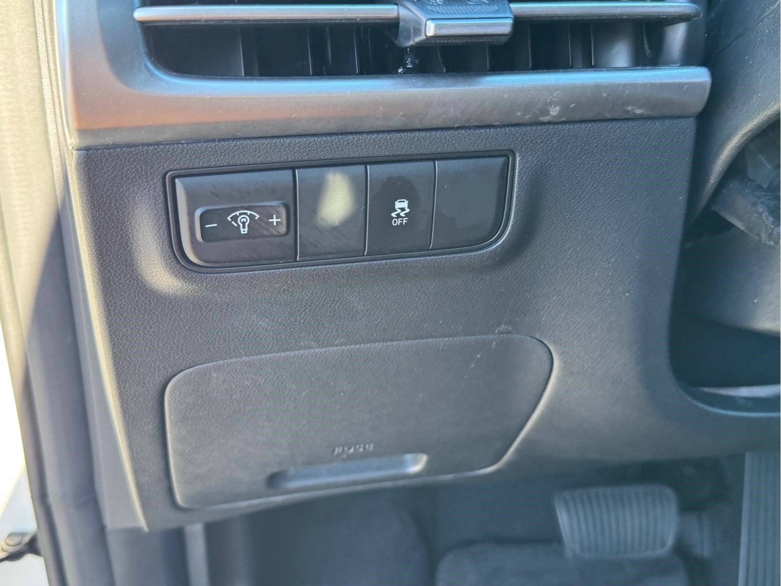 Certified 2025 Hyundai Tucson SE FWD image 21