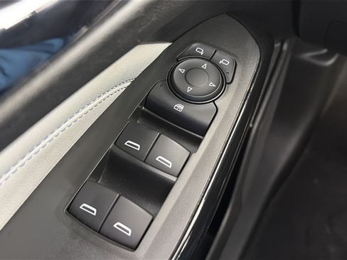 Used 2025 Chevrolet Trax LT w/ LT Convenience Package FWD image 28