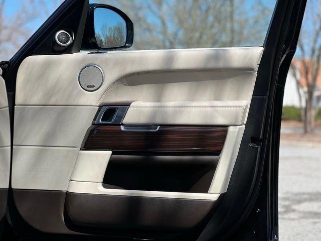 Used 2017 Land Rover Range Rover HSE AWD/4WD image 22