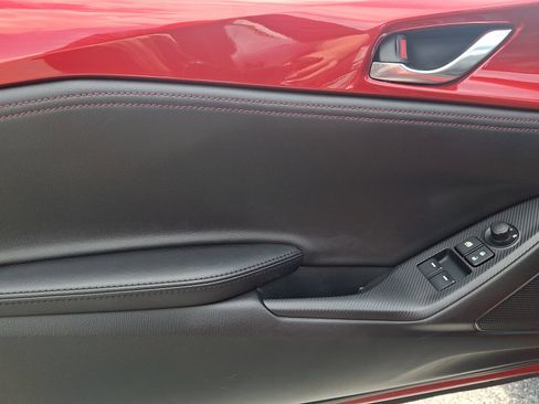 Used 2017 MAZDA MX-5 Miata RF Grand Touring RWD image 11