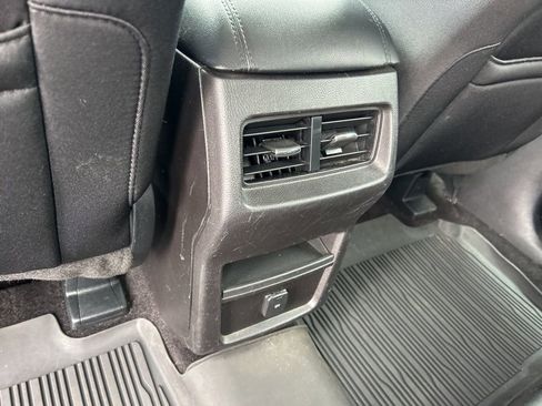 Used 2017 Ford Edge SE w/ Cargo Accessory Package image 15