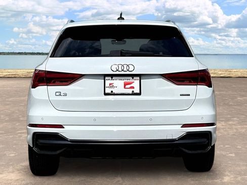 Used 2022 Audi Q3 2.0T Premium Plus w/ Premium Plus Package AWD/4WD image 5