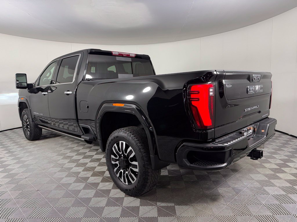 Used 2025 GMC Sierra 3500 Denali Ultimate AWD/4WD image 9