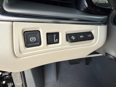New 2026 Cadillac XT5 Premium Luxury w/ Driver Assist Package FWD image 31