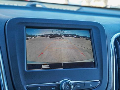 Used 2023 Chevrolet Equinox LT image 16