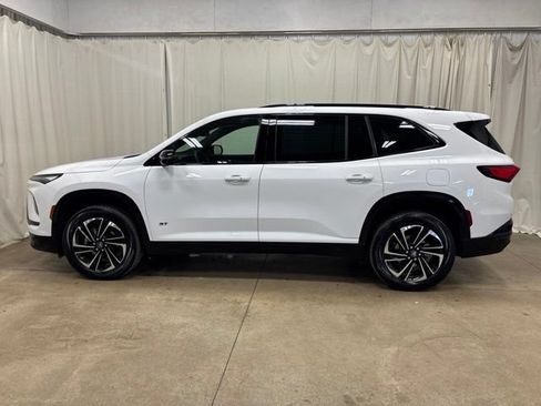 Used 2026 Buick Enclave Sport Touring AWD/4WD image 7