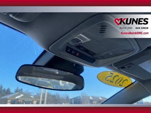 Used 2025 Chevrolet Malibu LT image 23