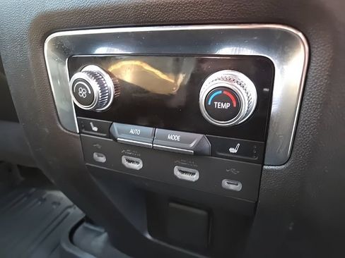 Used 2021 GMC Yukon SLT w/ SLT Premium Package AWD/4WD image 92