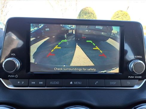 Used 2025 Nissan Sentra S image 16