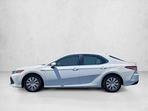 Used 2019 Toyota Camry LE FWD image 9