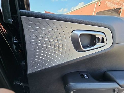 Used 2020 Kia Soul LX FWD image 23