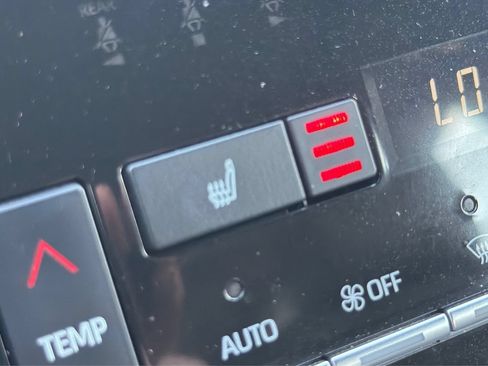 Used 2019 Toyota Avalon XLE w/ Moonroof Package FWD image 40