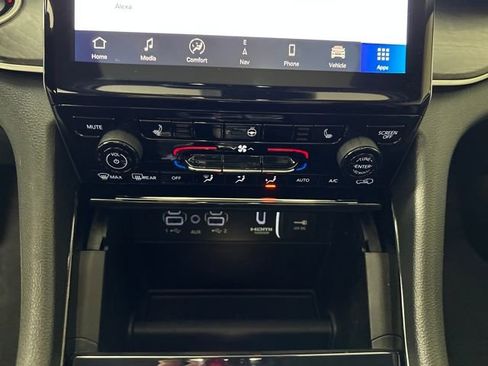 Used 2023 Jeep Grand Cherokee 4WD 4xe image 23