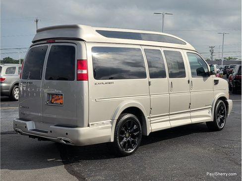 Used 2023 Chevrolet Express 2500 RWD image 14