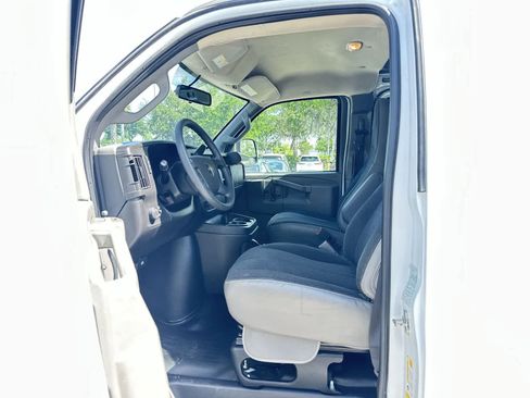 Used 2024 Chevrolet Express 2500 w/ Driver Convenience Package RWD image 2