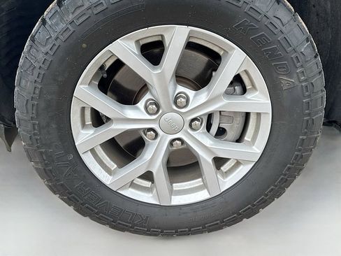 Used 2023 Jeep Grand Cherokee L Limited AWD/4WD image 28