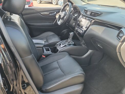 Used 2018 Nissan Rogue Sport SL w/ SL Premium Package image 19