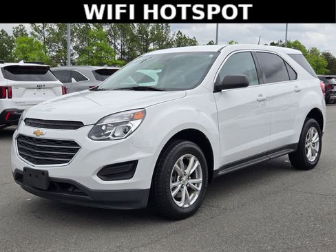 Used 2017 Chevrolet Equinox LS image 3