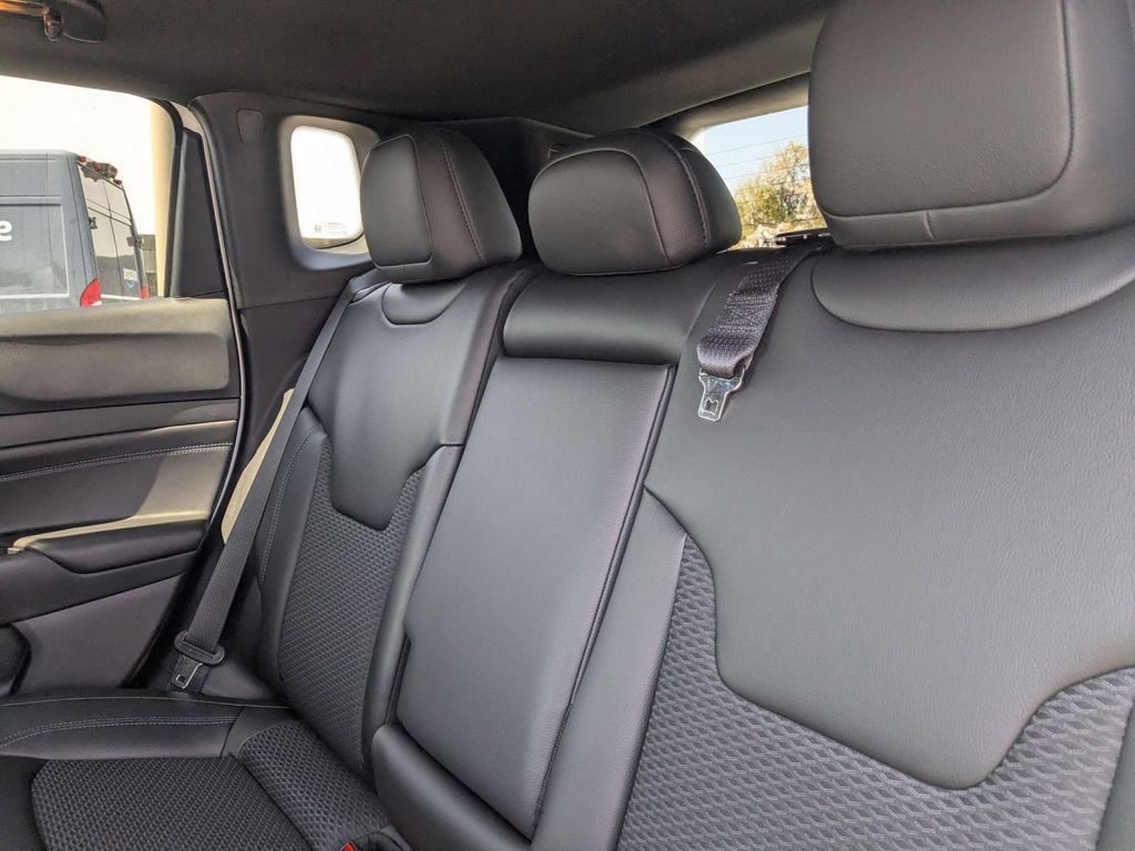 New 2026 Jeep Compass Latitude AWD/4WD image 28