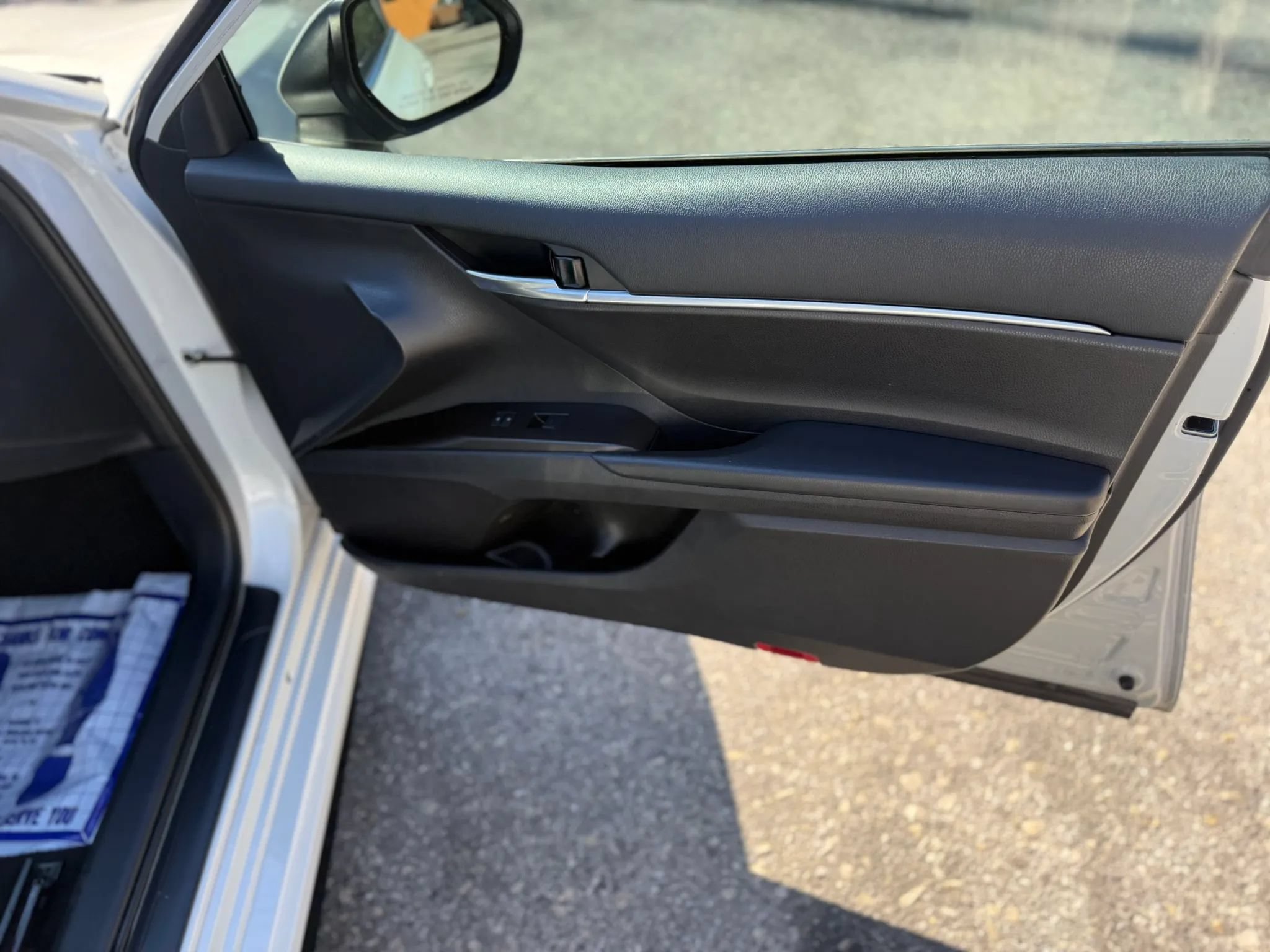 Used 2022 Toyota Camry SE FWD image 27