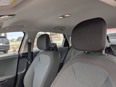 Used 2025 Kia K4 LXS image 23