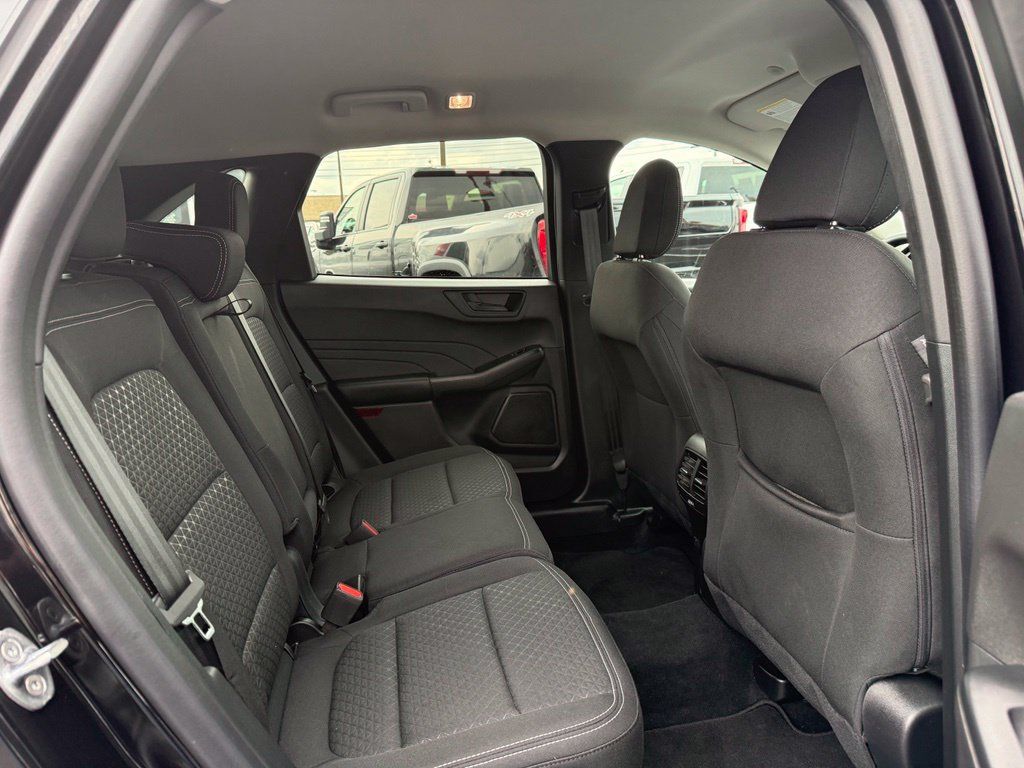 Used 2024 Ford Escape Active AWD/4WD image 17