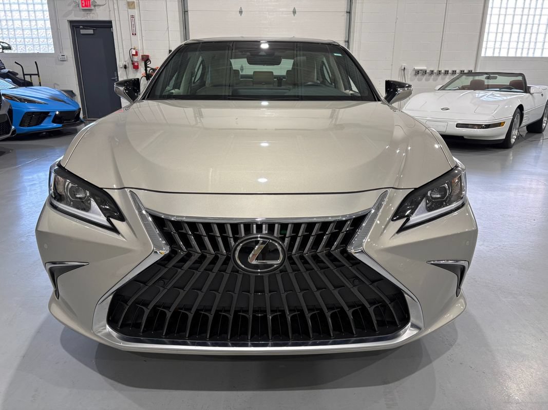 Used 2023 Lexus ES 350 w/ Premium Package FWD image 2